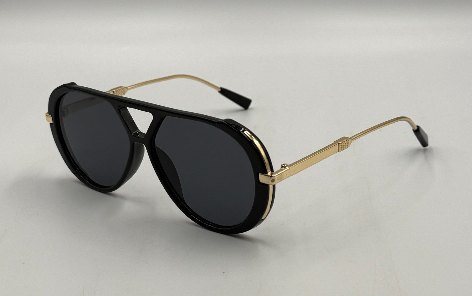 Mincl Double Bridge Oversized Retro Fashion Pilot Sunglasses Unisex with Case