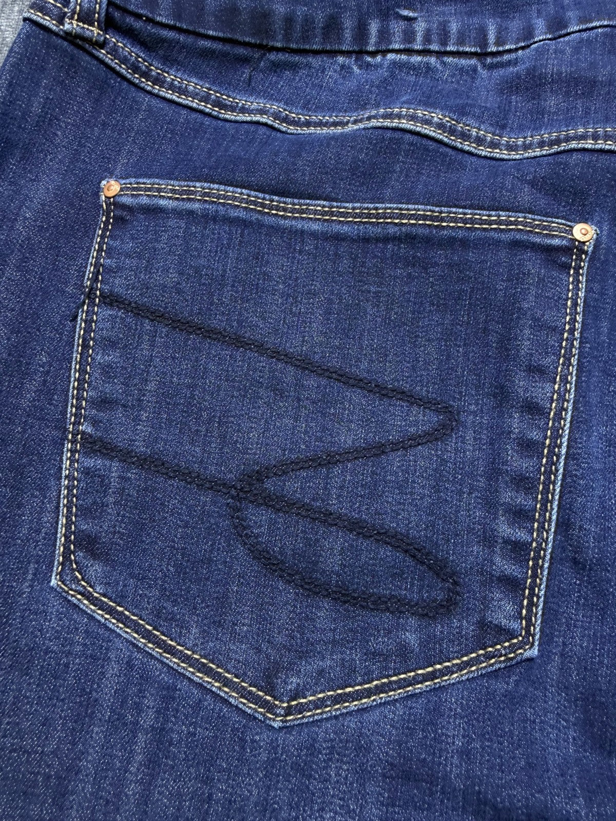 NWT Seven7 Tummyless Skinny Jeans Women's 20W Blue Denim Medium Wash 5-Pockets
