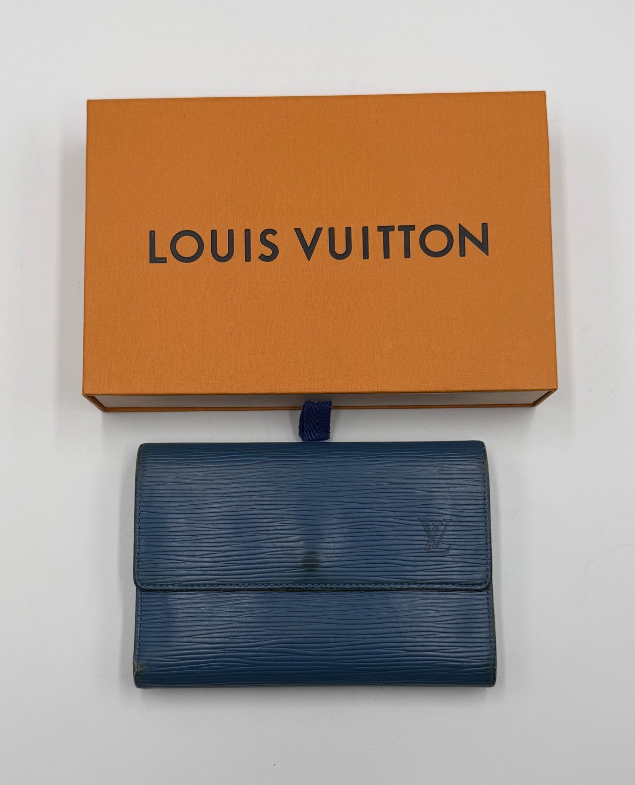 Louis Vuitton Blue Epi Leather Large Trifold Wallet Women's Inner Pockets