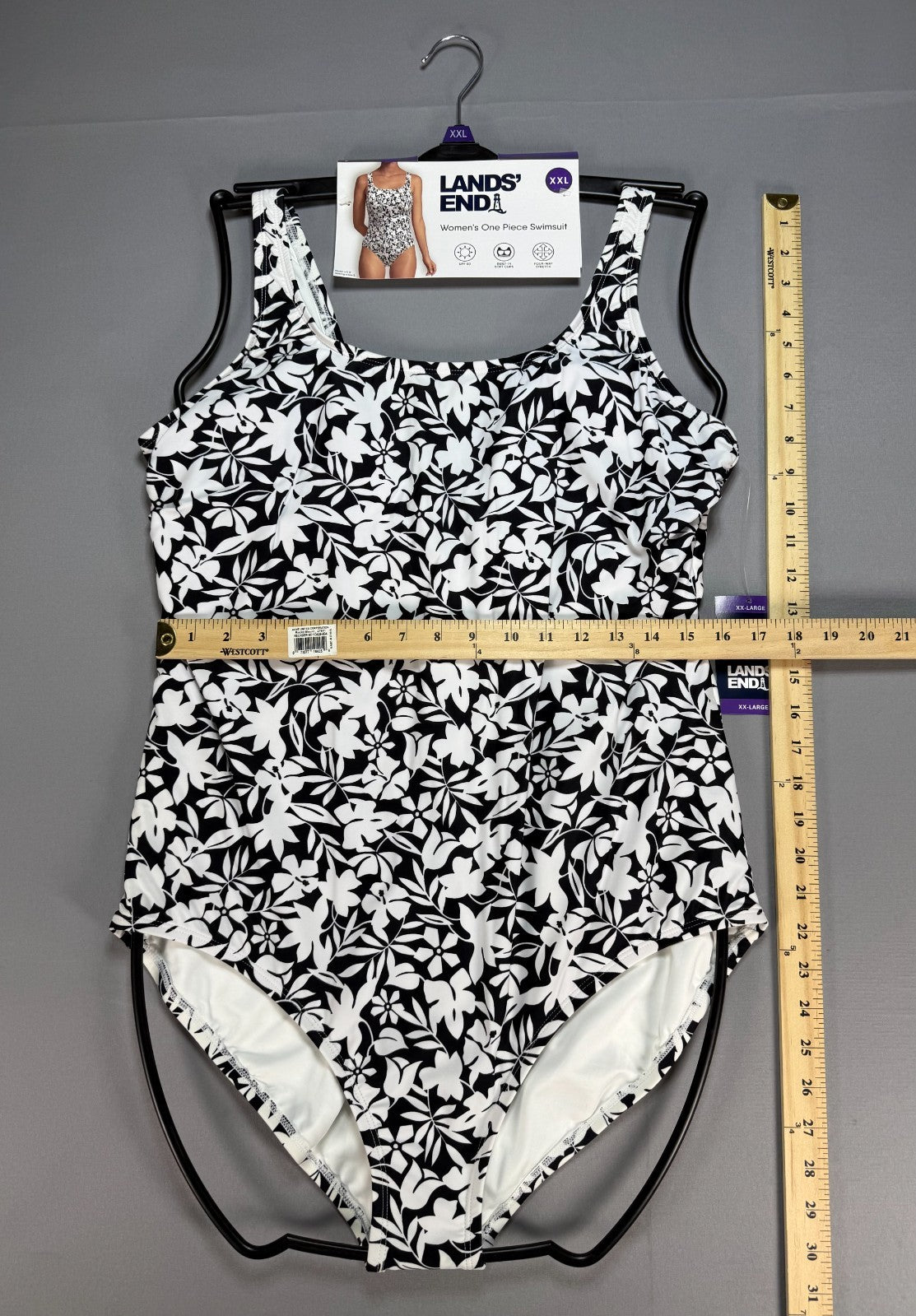 Lands' End Chlorine Resistant Soft Cup One-Piece Swimsuit Women 2XL Black/White