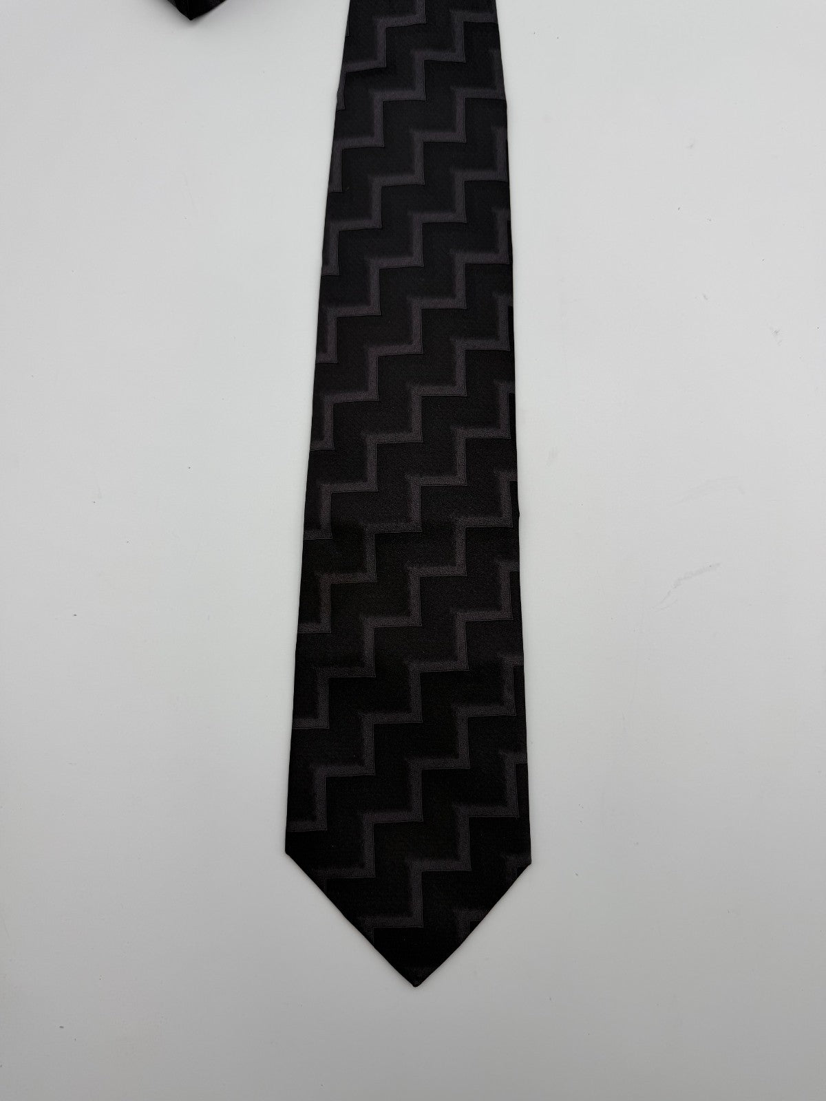 Vintage Balenciaga Paris Necktie 100% Silk Tie Gray Black Geometric Zig Zag Tie