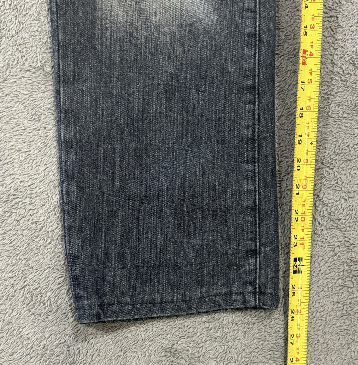 Izod Men's 5 Pocket Slim Straight Fit Blue Jeans Size 38x32 RN 110237