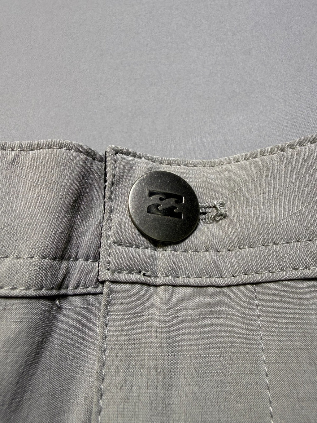 NWT Billabong Hybrid Golf Short Men's 40 Light Grey Stretch Performance 18" In