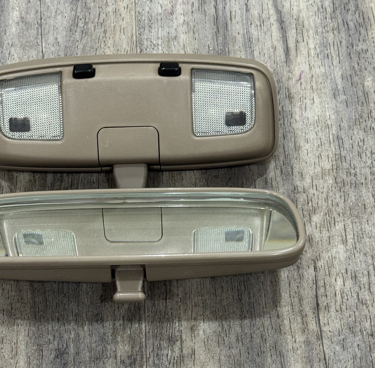 1996 1997 1998 Toyota 4Runner OEM Rear View Mirror Assembly Overhead Dome Light