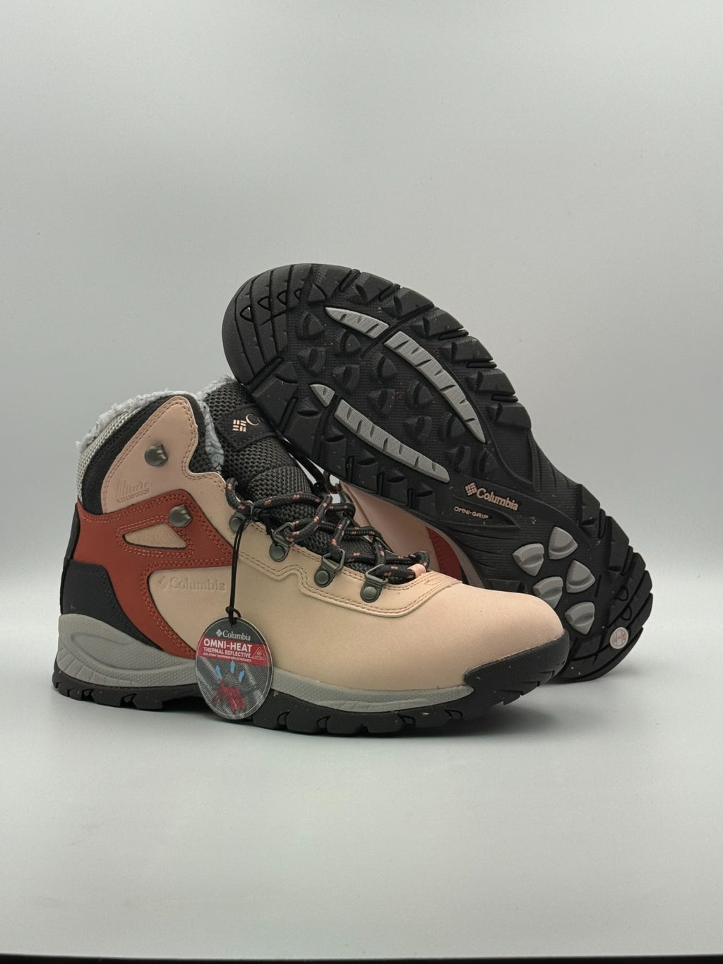 NWB Columbia Newton Ridge Plus Omni-Heat Hiking Boots Women's 10 Peach Outdoor