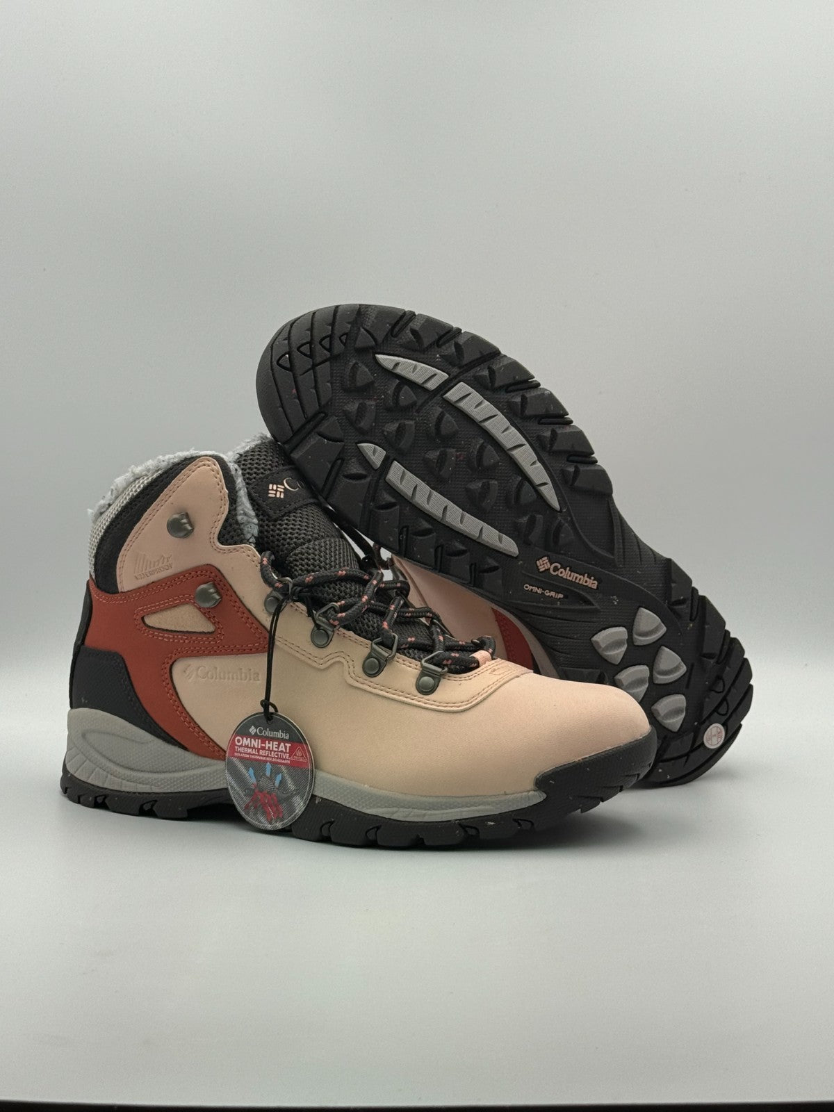 NWB Columbia Newton Ridge Plus Omni-Heat Hiking Boots Women's 10 Peach Outdoor