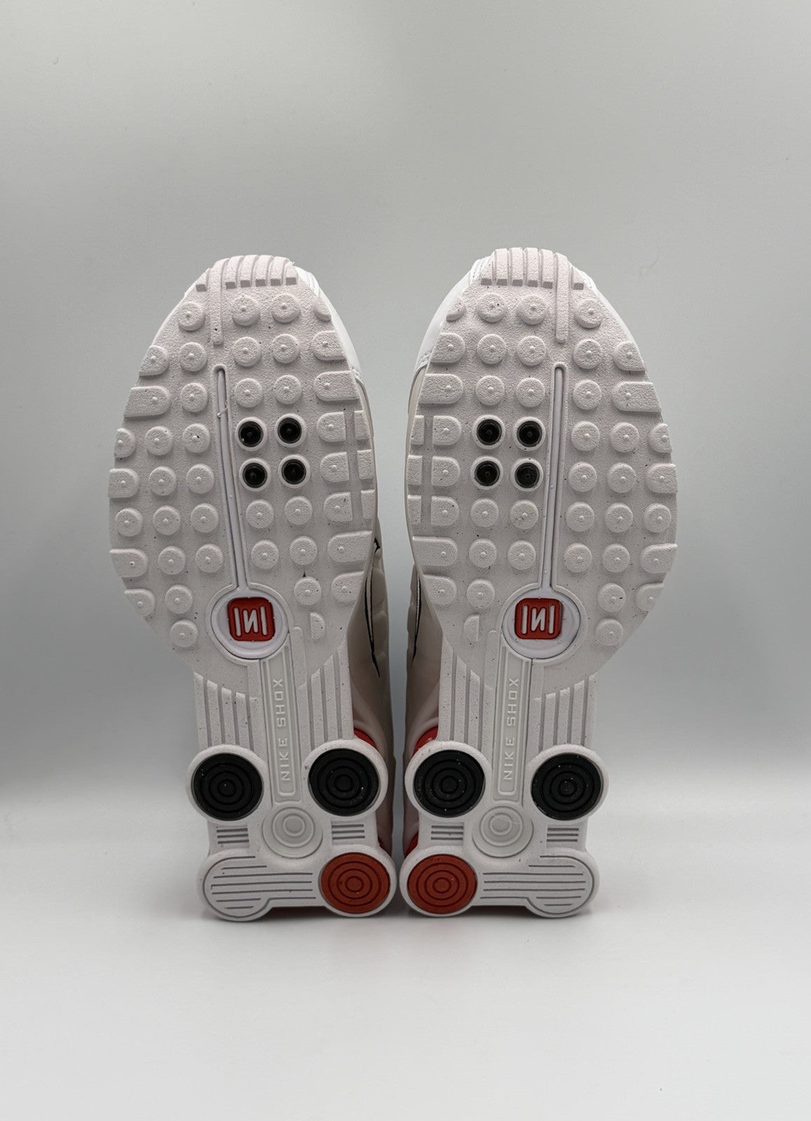 Nike Shox R4 GS Size 5Y Women's 6.5 White Phantom Picante Red Shoes CW2626-102