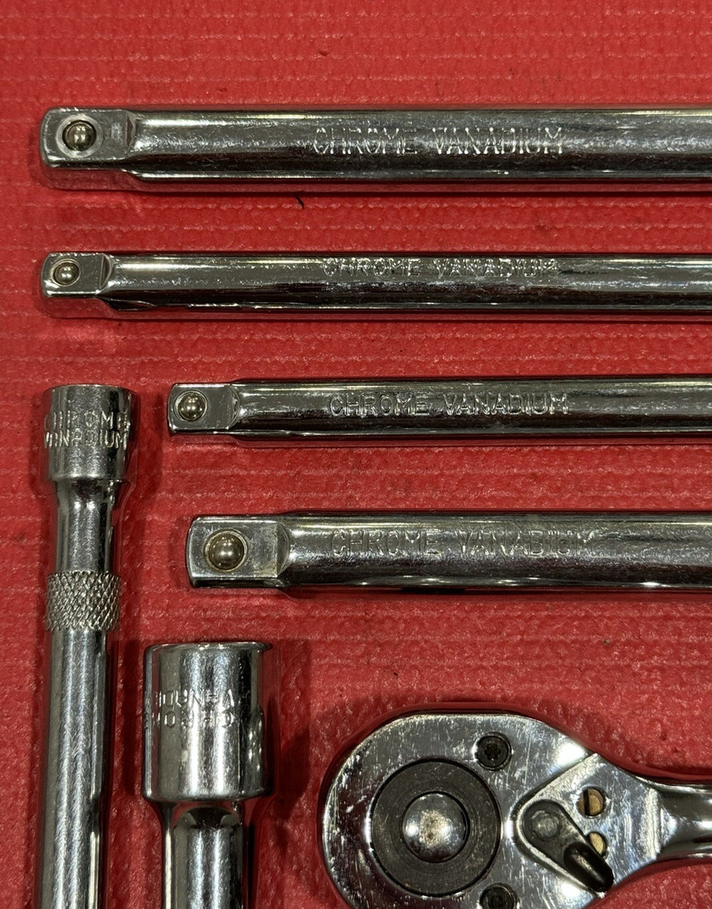 NEW 8 PC SET CHROME VANADIUM 3/8" & 1/2" DRIVE RATCHET, BREAKER BAR & EXTENSIONS
