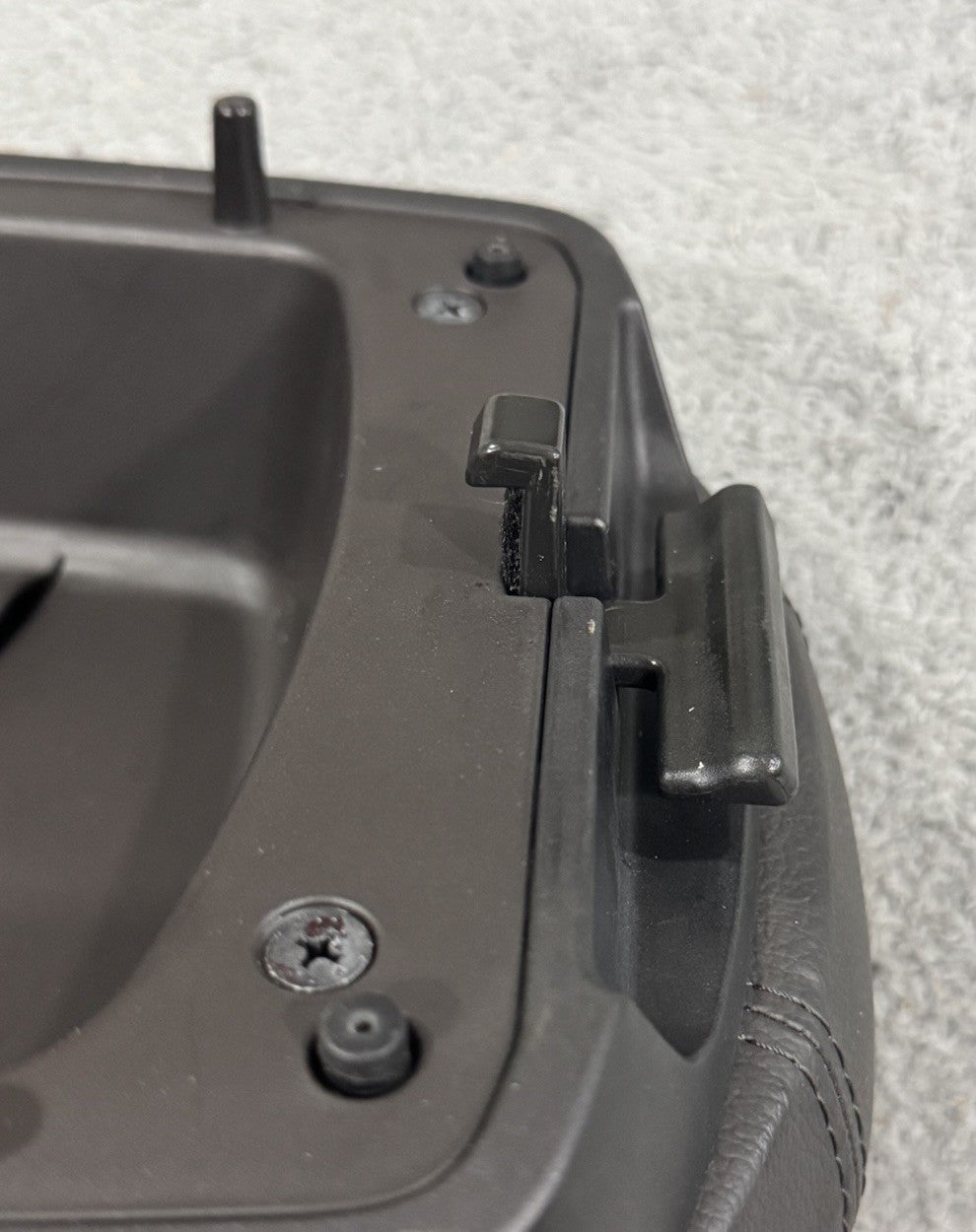 2013-2016 Hyundai Santa Fe Center Console Brown Leather Armrest Lid OEM Genuine