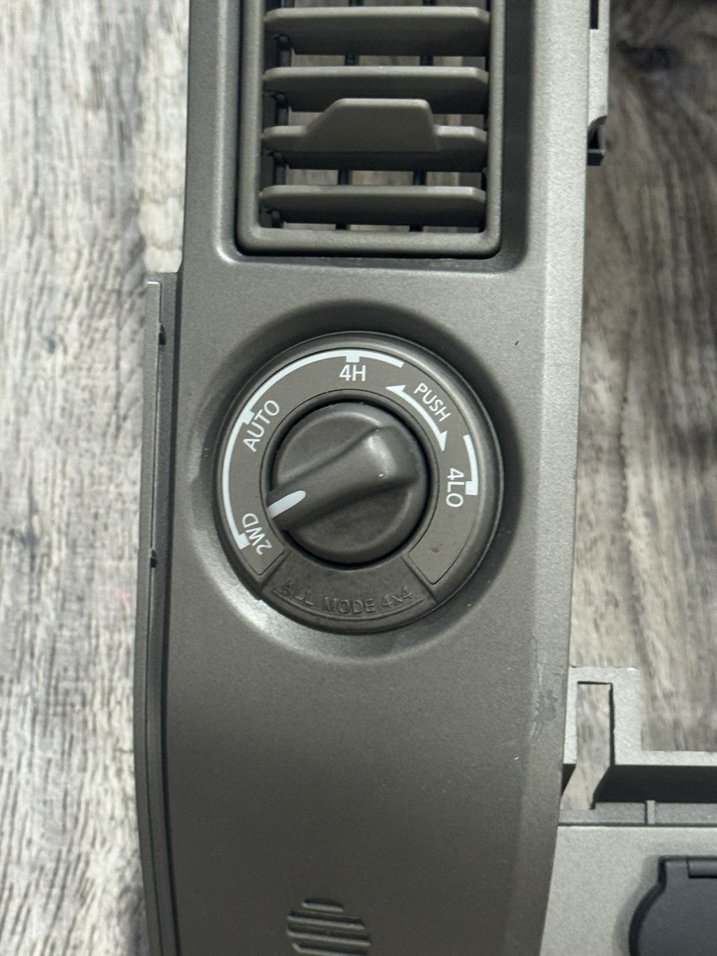 2004-2007 Nissan Titan Armada A/C Climate Radio Surround Bezel W/4x4 Switch OEM