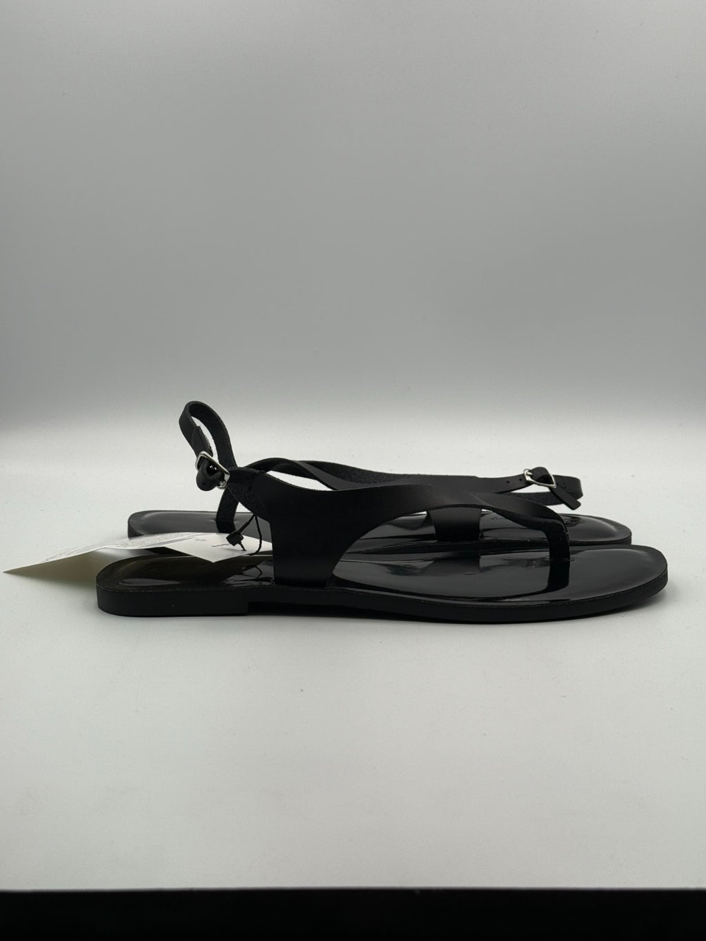 New The Drop Cinda Thong Sandals Women's 9 Black Leather Buckle Slingback Flat
