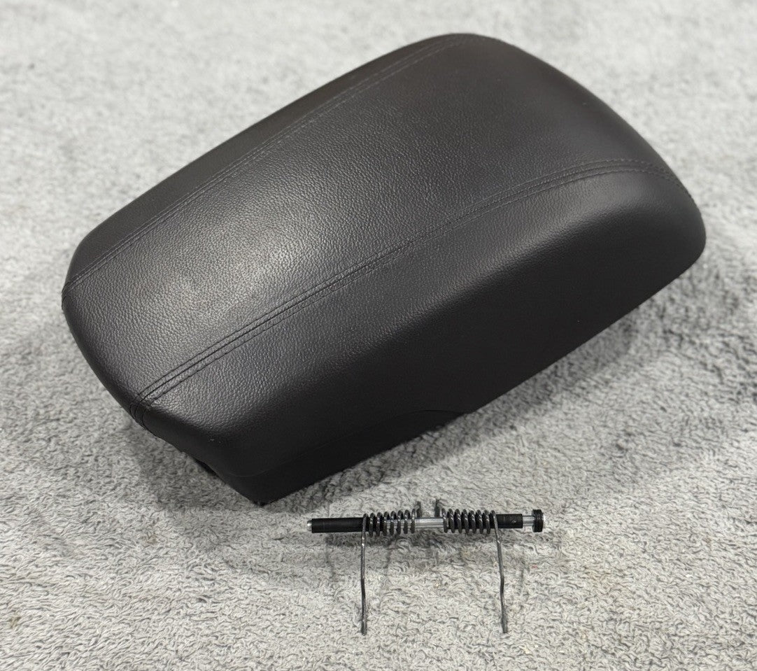 2013-2016 Hyundai Santa Fe Center Console Brown Leather Armrest Lid OEM Genuine