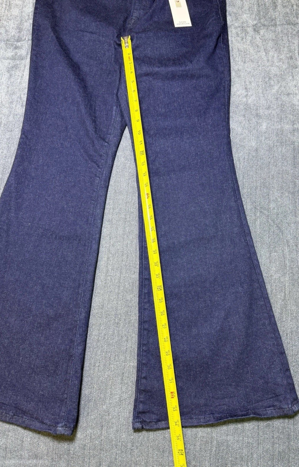 Good American Jeans Size 14-18 Mid-Rise Skinny fit With Flared color INDIGO. NWT