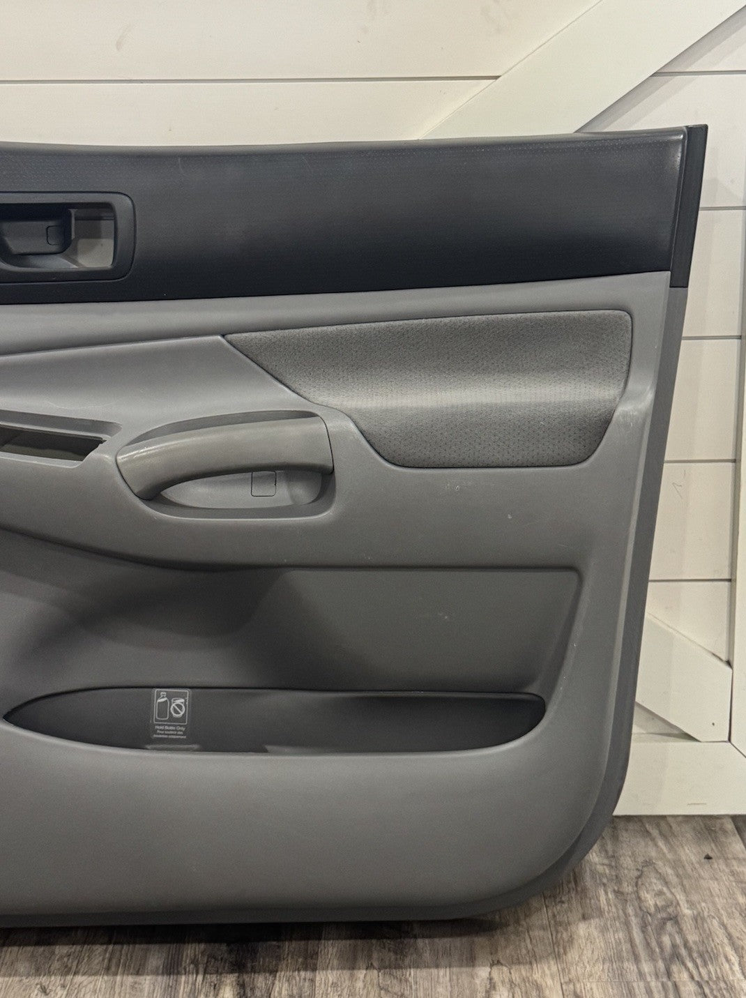 05-11 Toyota Tacoma Front Door Panel Passenger Side Access Cab RH OEM Black/Gray