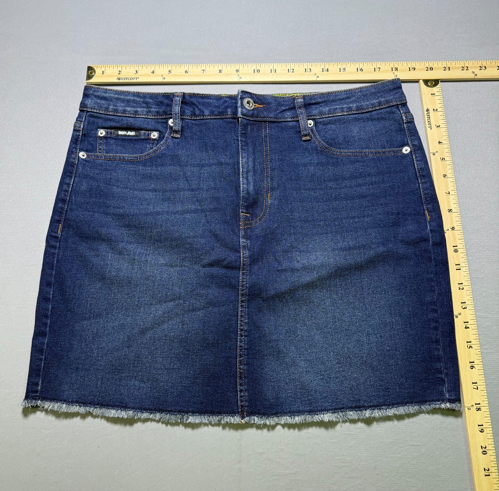 NWT DKNY Jeans Mid-Rise Denim A-Line Skirt Women's 14 Blue Comfort Stretch