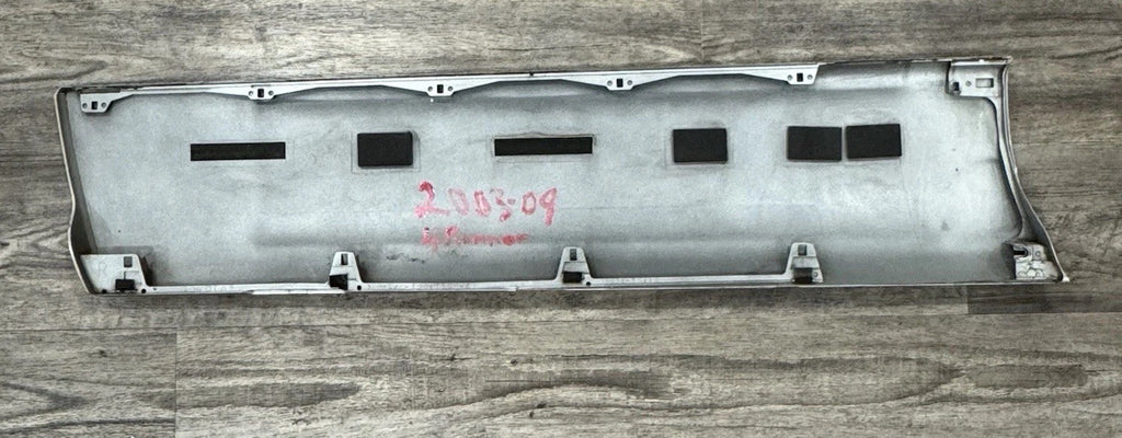 2003-05 TOYOTA 4RUNNER OEM SILVER FRONT RIGHT RH LOWER DOOR MOLDING FLARE TRIM