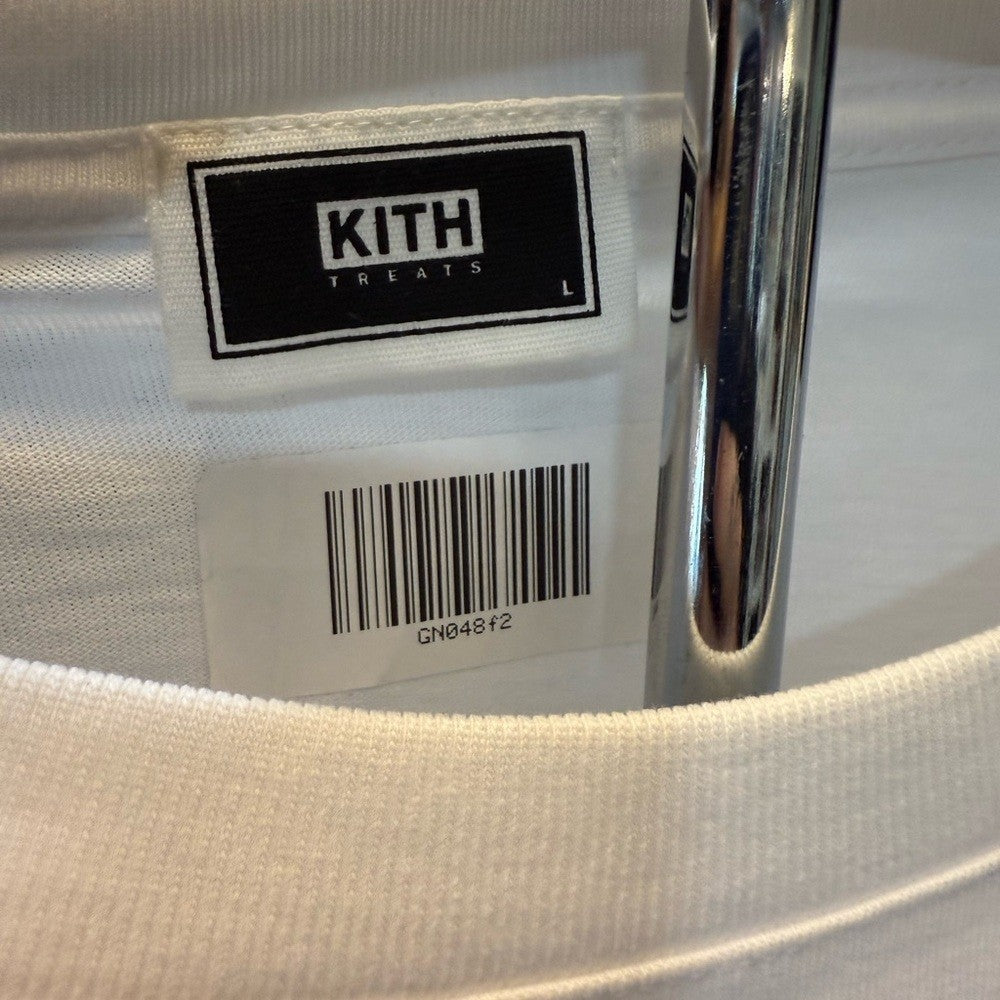 Kith treat - White Graphic T-Shirt - New Size L