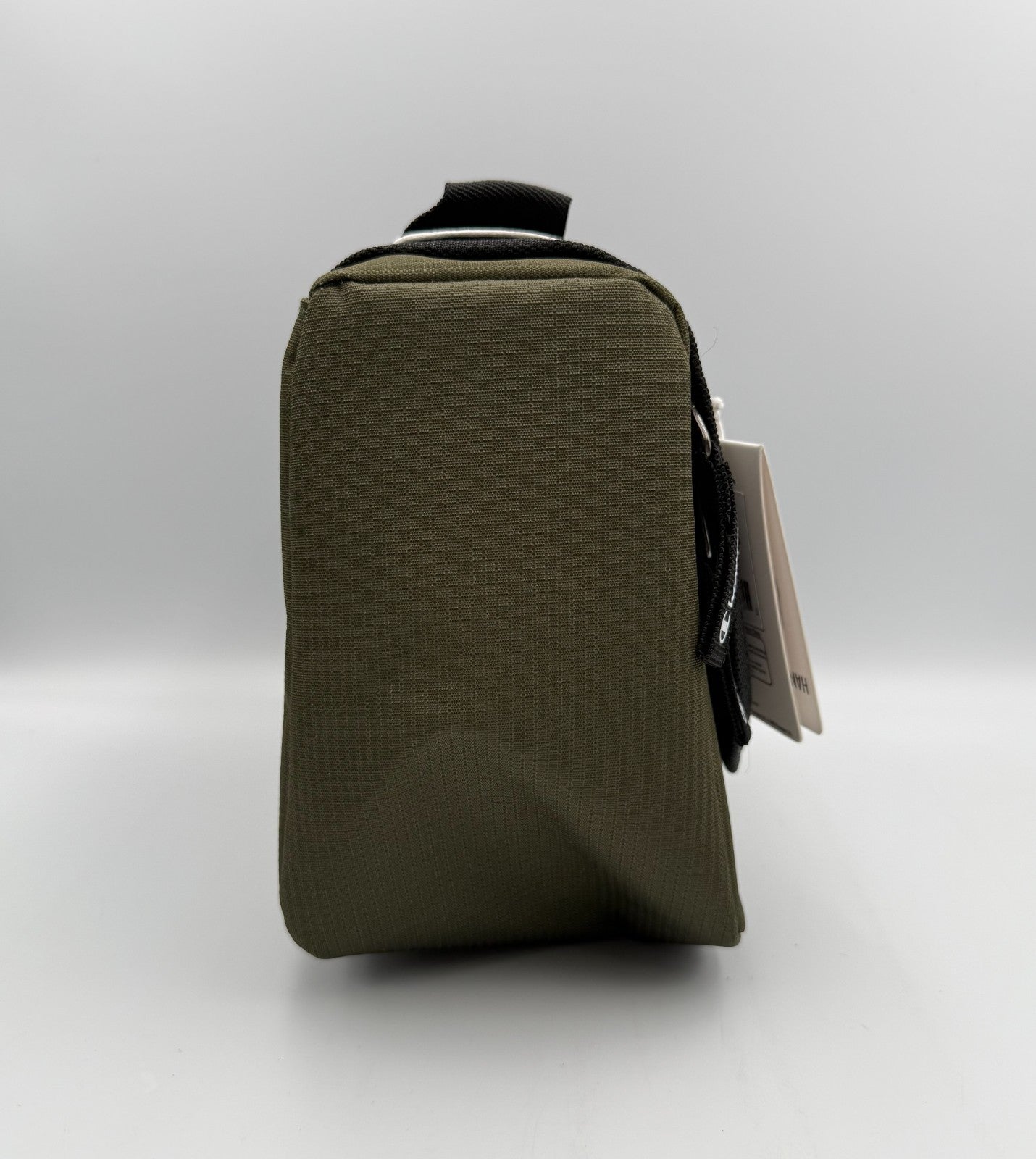 NWT Champion Defender Hanging Toiletry Bag Chive Green Travel Wash Kit Case