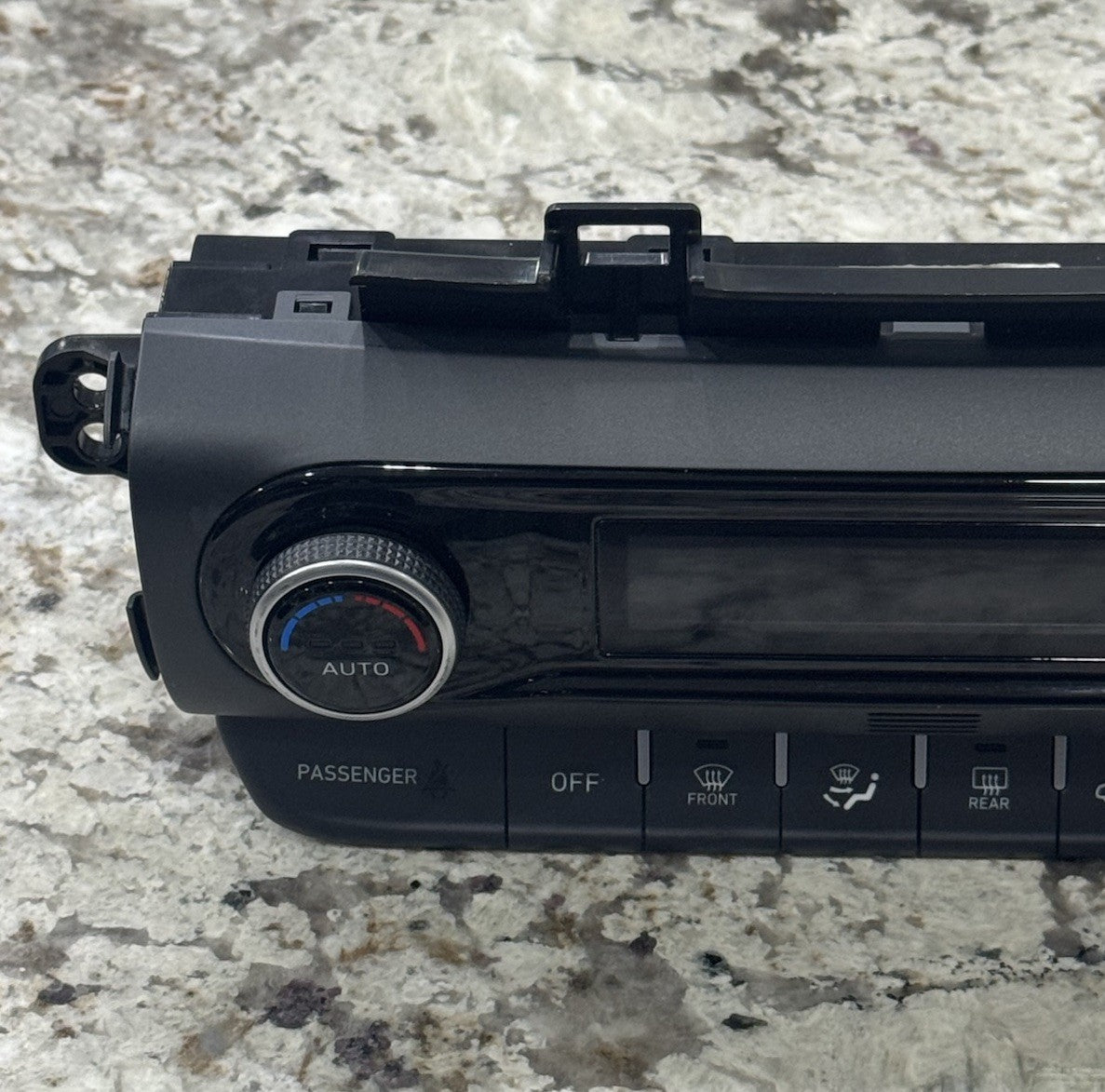 2022 2023 Hyundai Kona AC Heat Temperature Climate Control OEM 97250-J9DT0