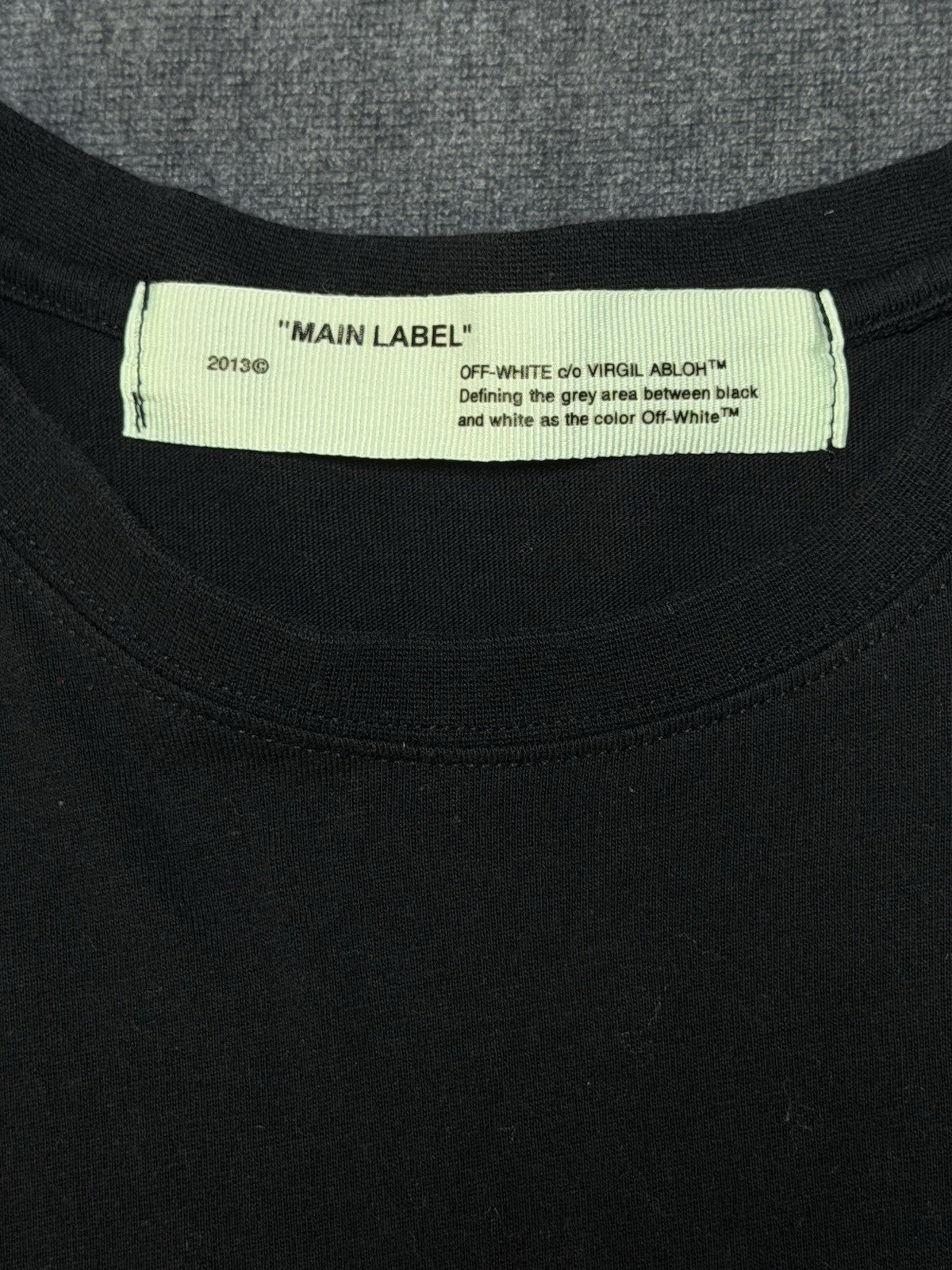 Off-White Men's Black Cotton T-Shirt Relaxed Fit Graphic Back Size Medium NEW