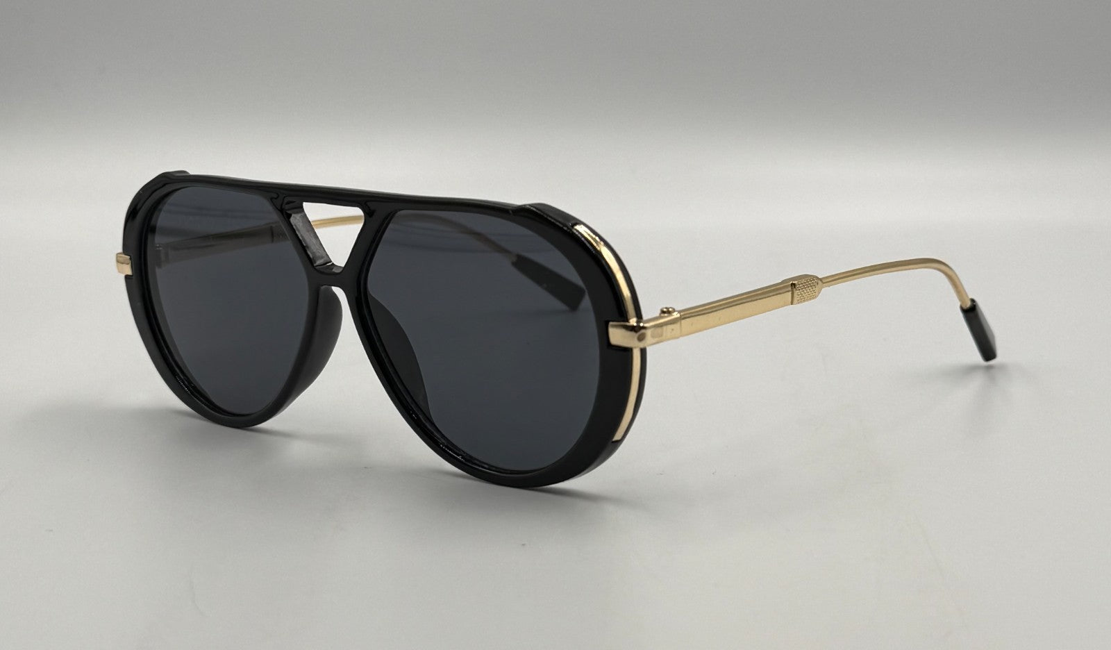 Mincl Double Bridge Oversized Retro Fashion Pilot Sunglasses Unisex with Case