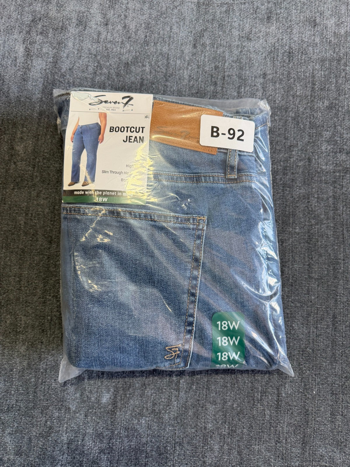 NWT Seven7 Bootcut Jeans Women's 18W Blue Denim Medium Wash High Rise Hipster