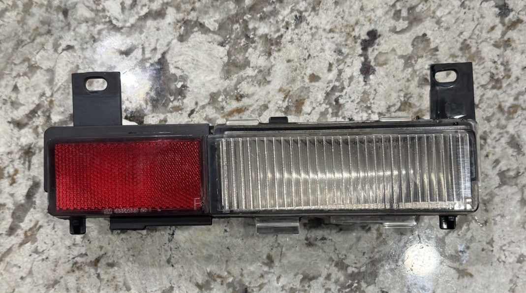 1988-1996 C4 Corvette Rear Bumper Side Marker Light Passenger Side RIGHT OEM GM
