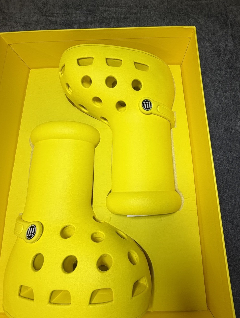 MSCHF X CROCS BIG YELLOW BOOTS CROCS SIZE 8 NEW WITH BOX