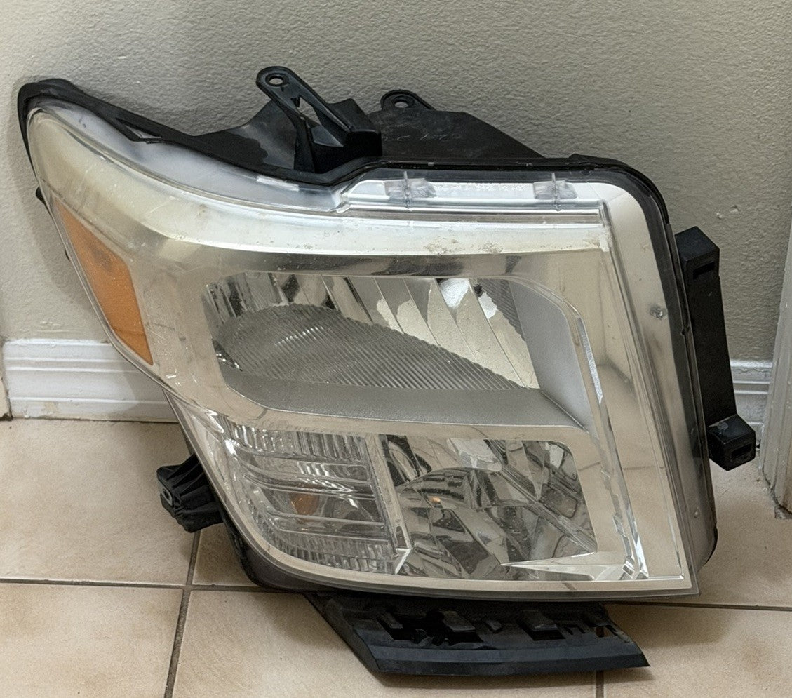 2016 2017 2018 2019 NISSAN TITAN HALOGEN OEM HEADLIGHT RIGHT SIDE PASSENGER OEM