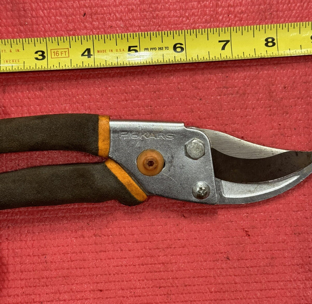 VINTAGE FISKARS EA0617 STEEL BYPASS HAND PRUNER CUSHIONED GRIP