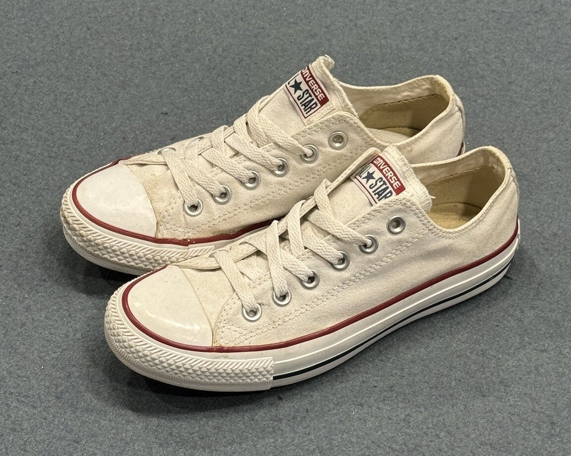 Converse White Chuck Taylor All Star- UNISEX Women’s 7 & Mens 5, LOW TOP SHOES