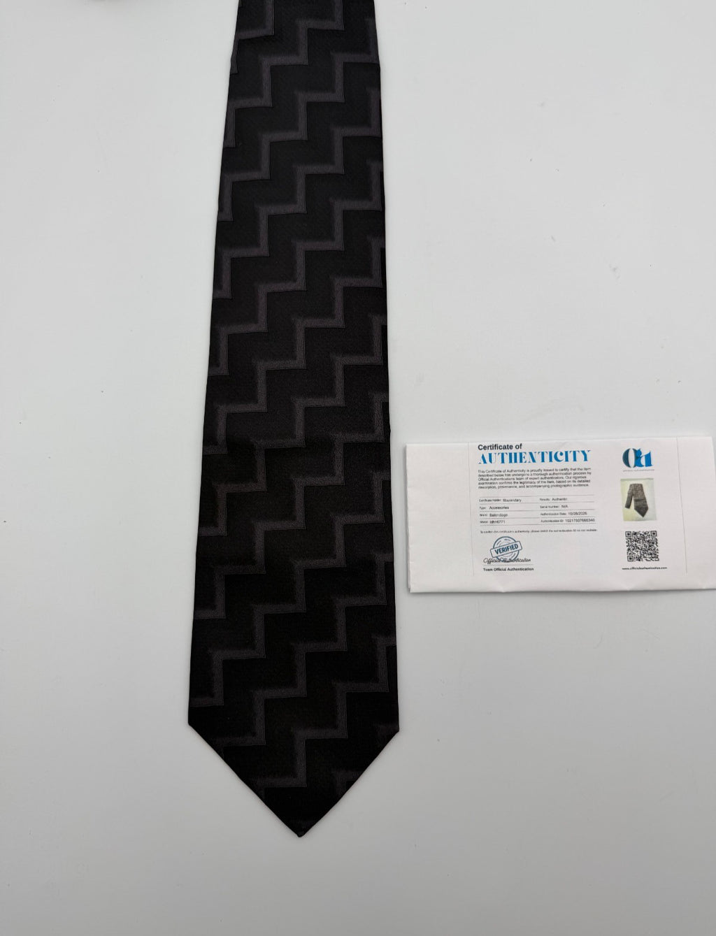 Vintage Balenciaga Paris Necktie 100% Silk Tie Gray Black Geometric Zig Zag Tie