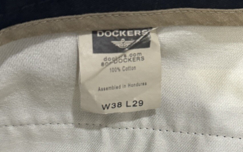 Dockers Men’s Size 38x29 Classic Fit Black Pants W/Pockets, Zipper, & Button S1