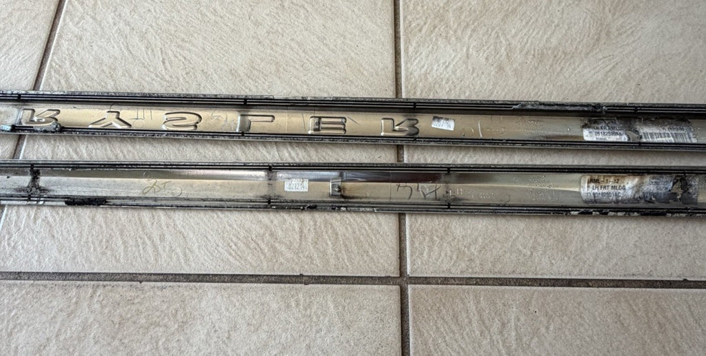 2011-2018 CHRYSLER TOWN COUNTRY SIDE DOOR TRIM MOLDING CHROME OEM PASSENGER SIDE