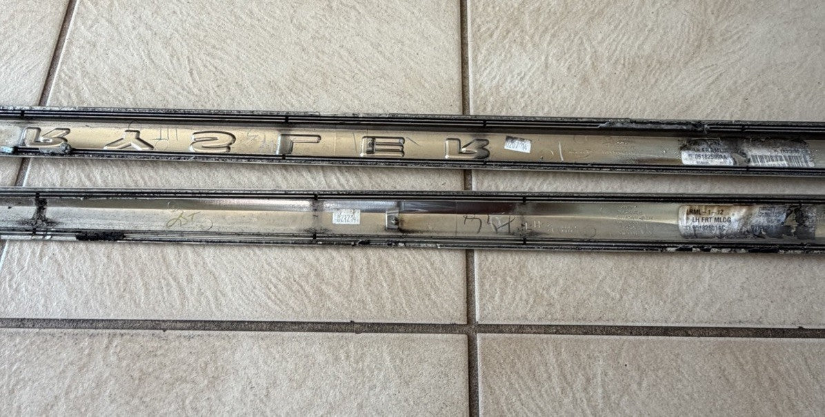 2011-2018 CHRYSLER TOWN COUNTRY SIDE DOOR TRIM MOLDING CHROME OEM PASSENGER SIDE