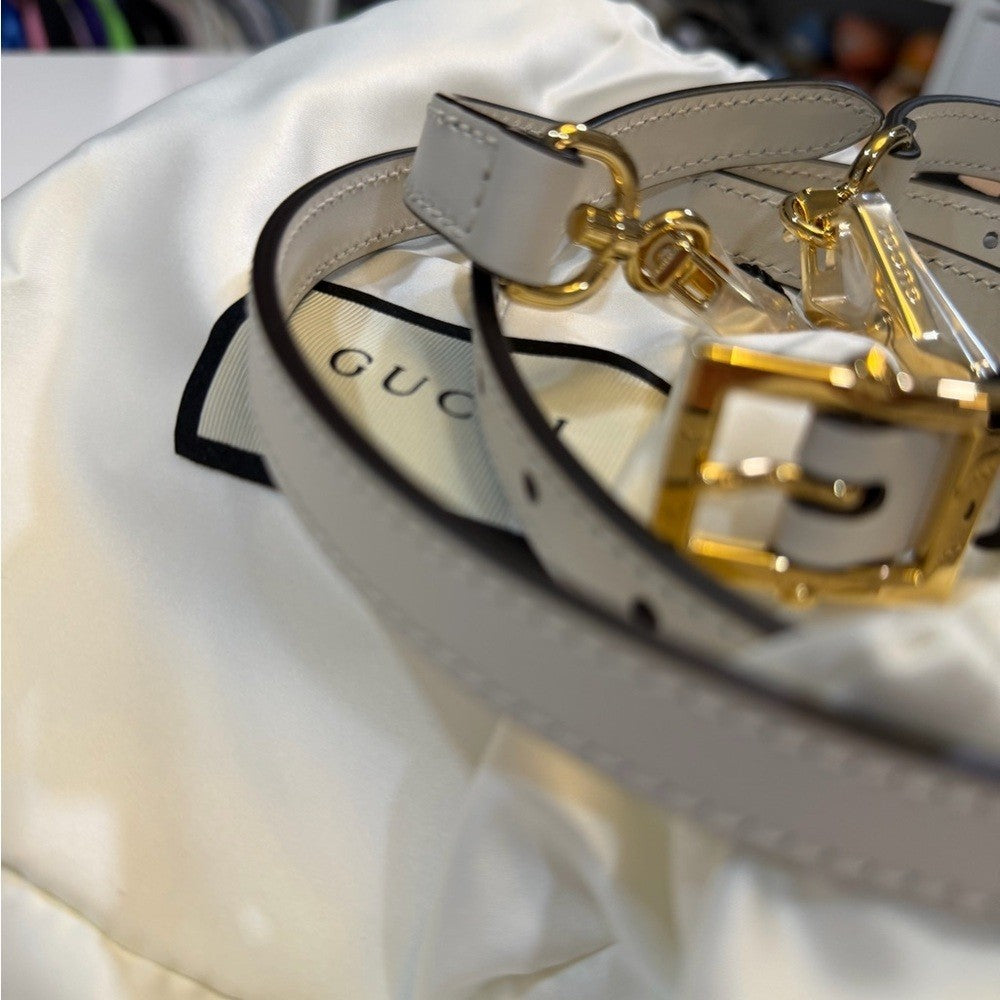 Gucci White leather straps with gold accent - NEW