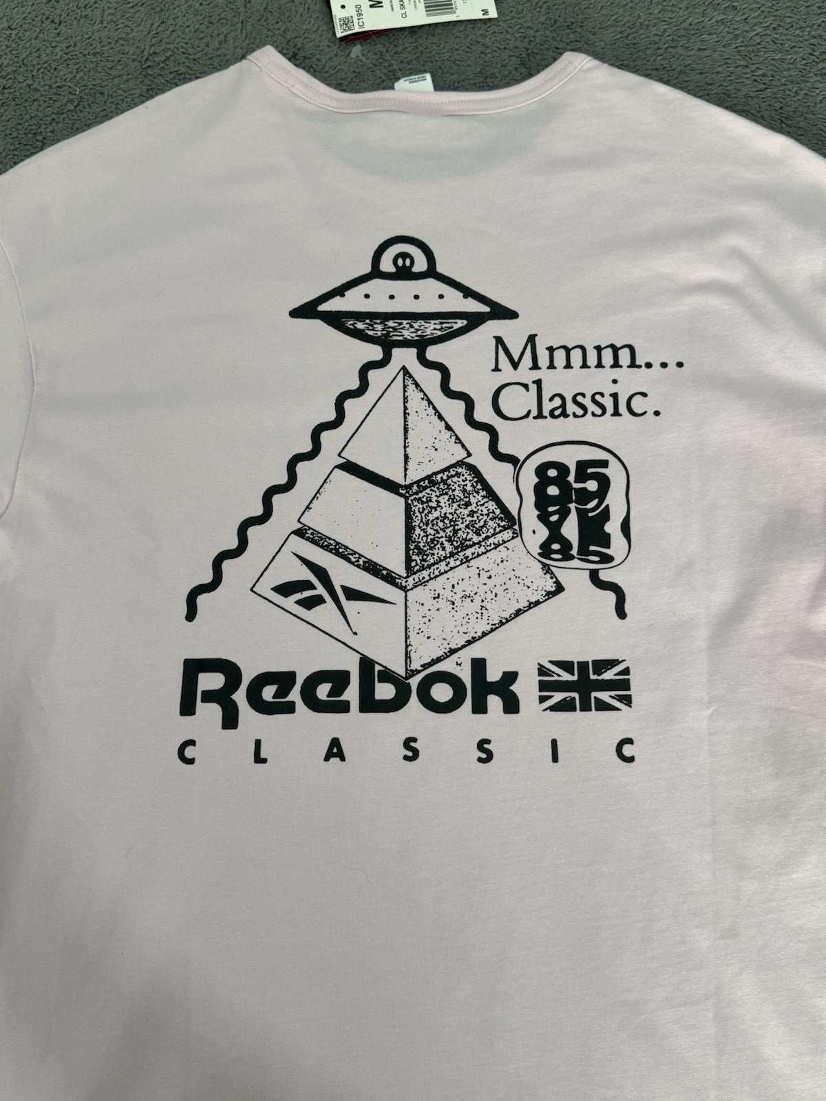 Reebok Classic T-Shirt Classics Skateboard UFO Pyramid Skate Shirt Pink Medium