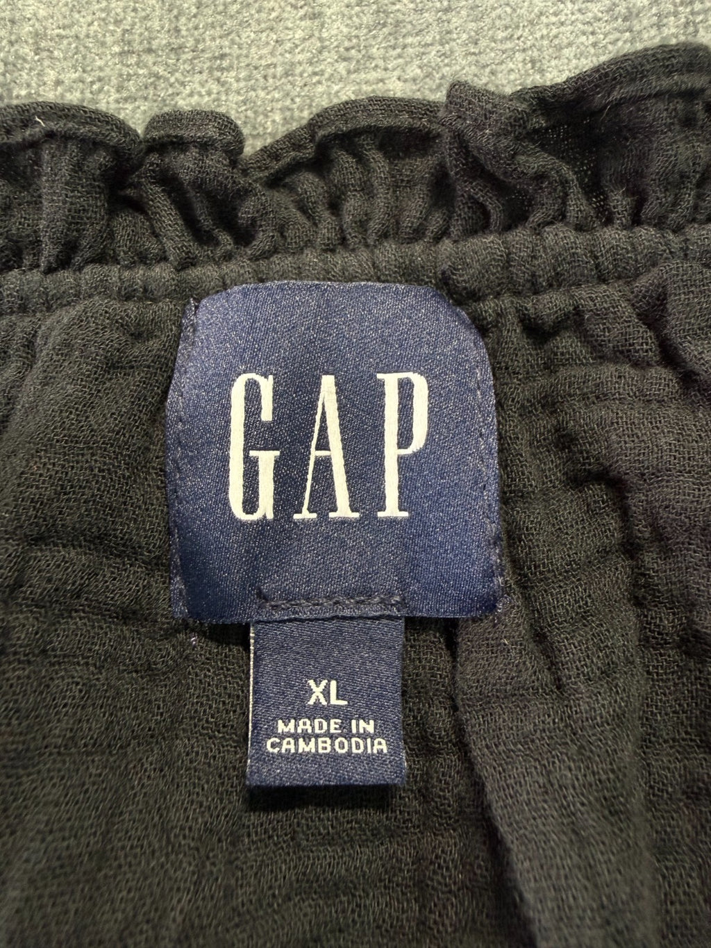 Gap Blouse Top Women's XL Black Short Sleeve V-Neck Dark Wash Casual Wear Preppy