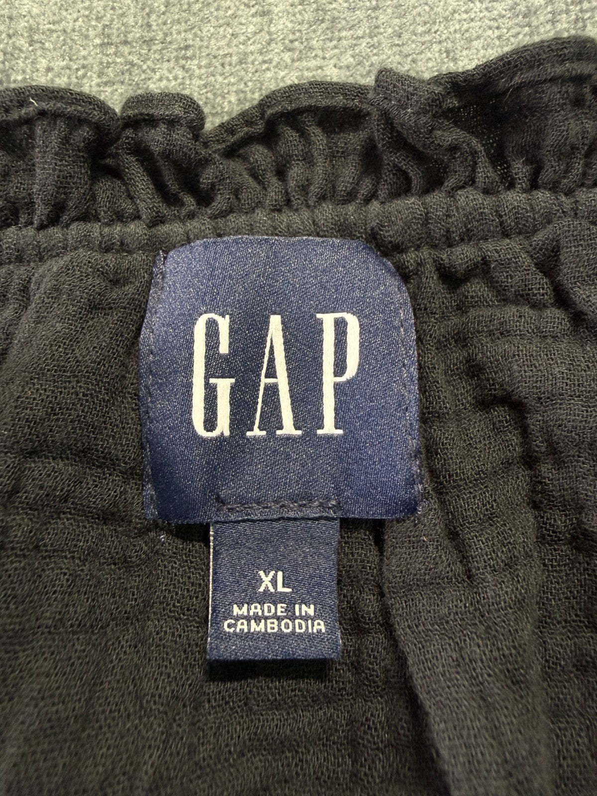 Gap Blouse Top Women's XL Black Short Sleeve V-Neck Dark Wash Casual Wear Preppy