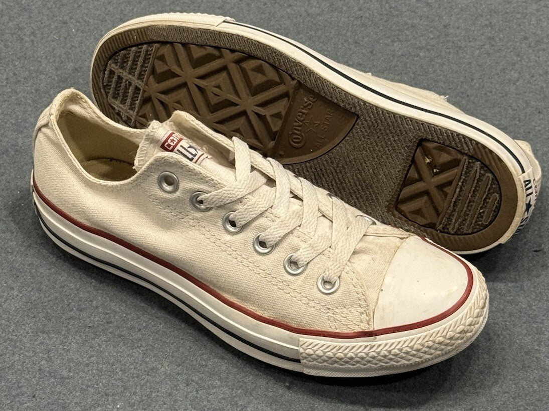 Converse White Chuck Taylor All Star- UNISEX Women’s 7 & Mens 5, LOW TOP SHOES