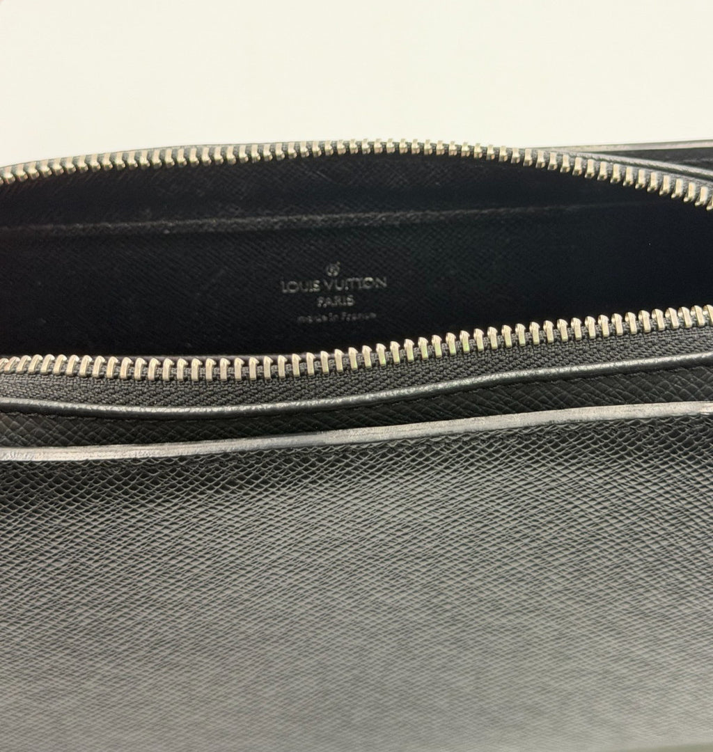 Authentic Louis Vuitton Taiga Baikal Clutch Bag Women Black Logo Genuine Leather