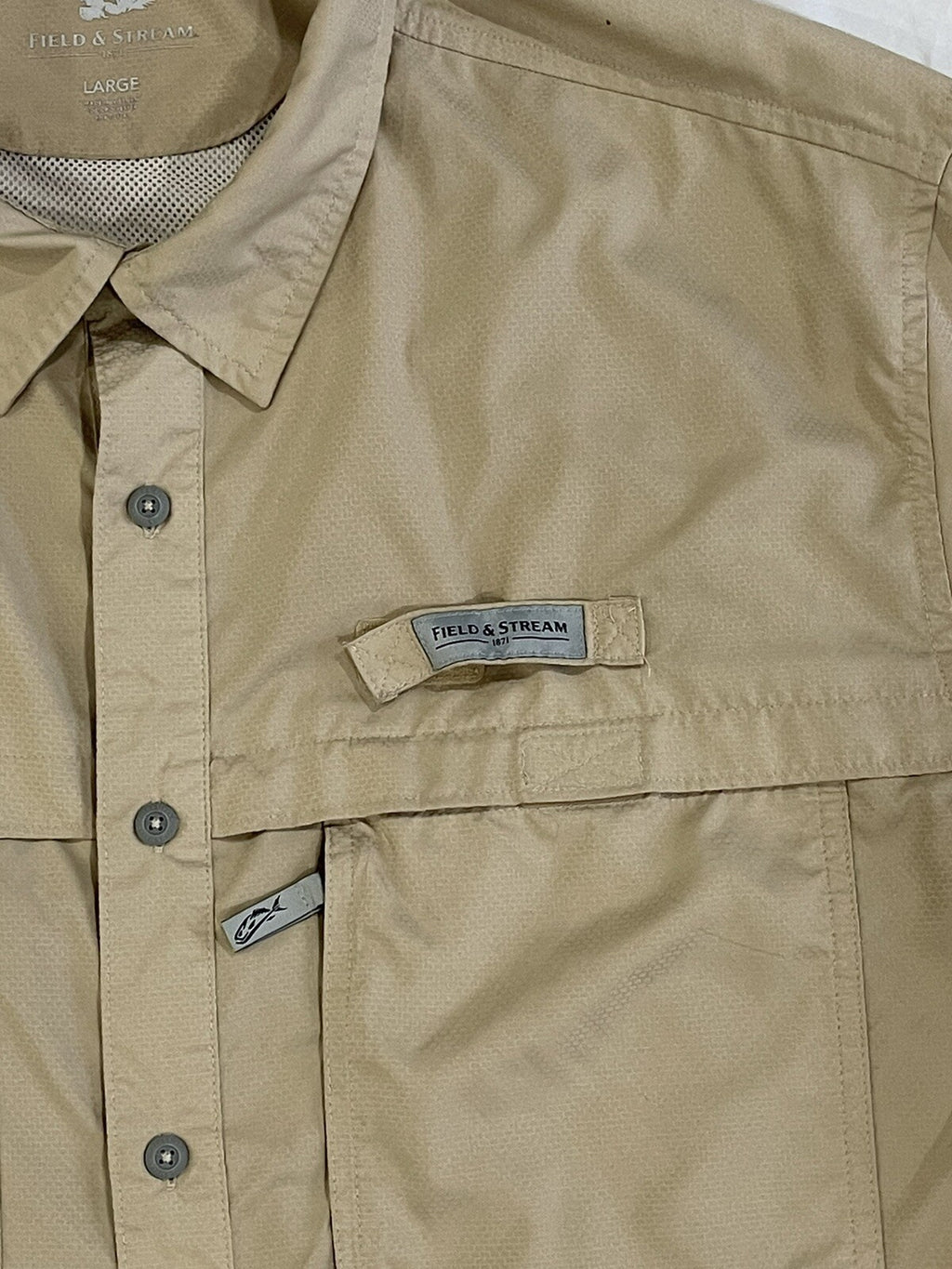 Field & Stream fishing shirt men short sleeve Back Vented Size L Large Khaki B1