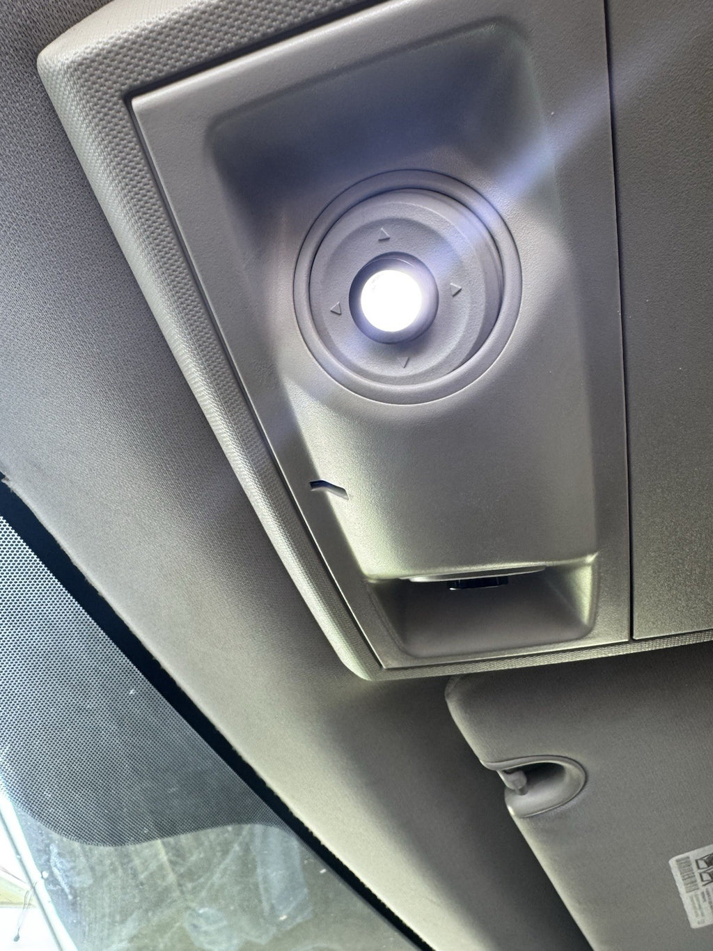 2011 - 2016 Chrysler Town & Country Caravan Overhead Dome Light Lamp Console Oem