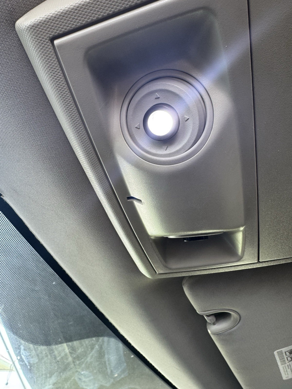 2011 - 2016 Chrysler Town & Country Caravan Overhead Dome Light Lamp Console Oem