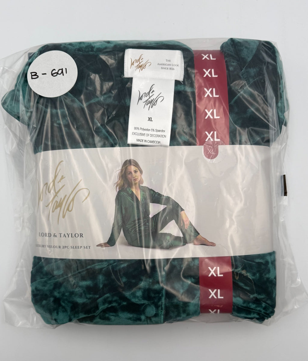 NWT Lord & Taylor 2-Piece Velour Pajama Set Womens X-Large Emerald Green Comfort