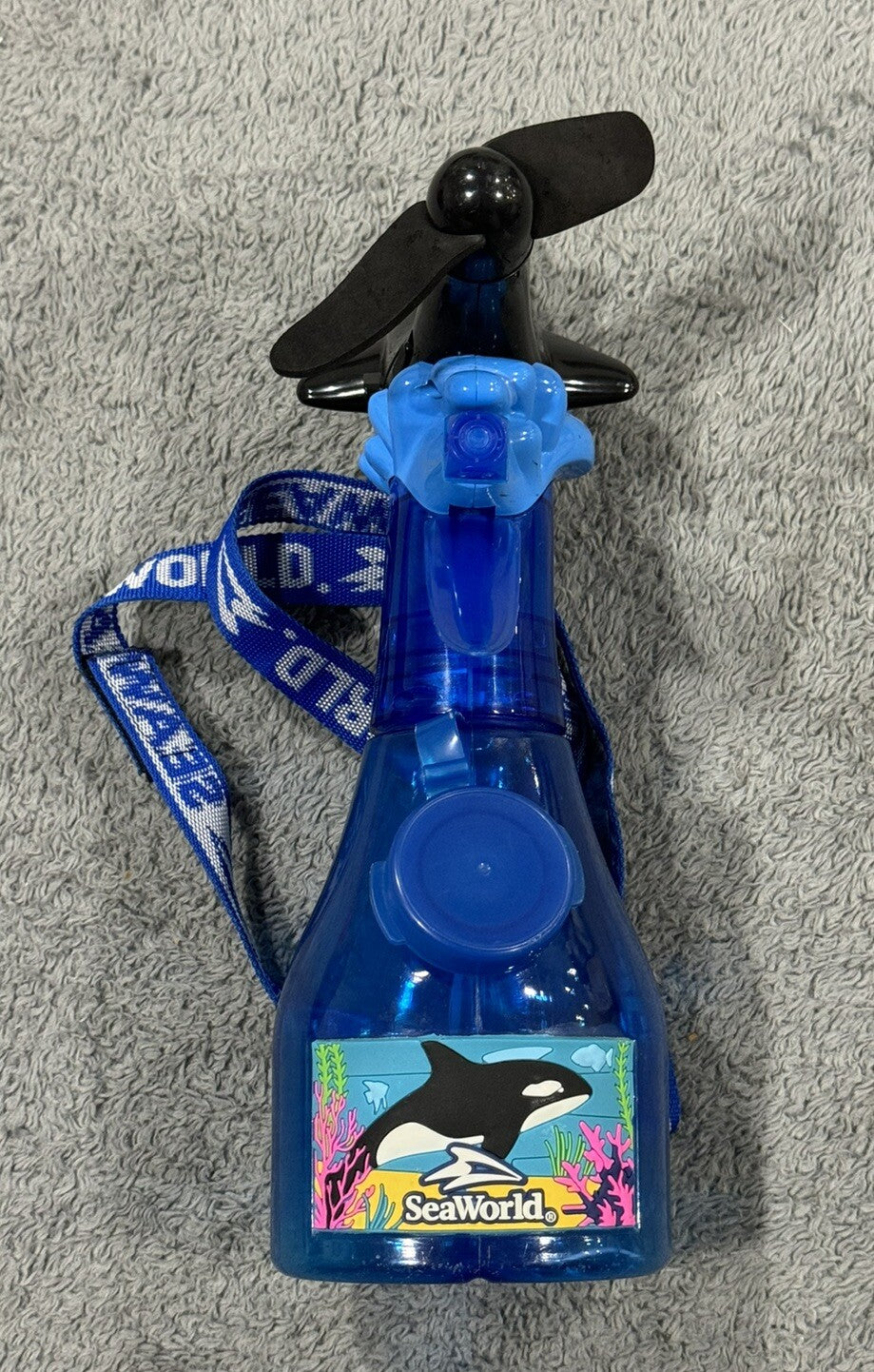 SeaWorld Theme Park Misting Fan Orca Y2K Souvenir Bottle W/ Lanyard Blue