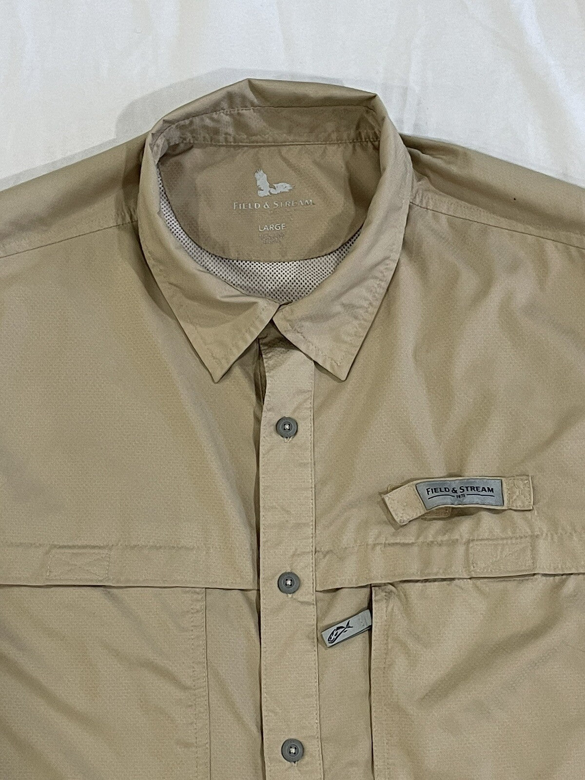 Field & Stream fishing shirt men short sleeve Back Vented Size L Large Khaki B1
