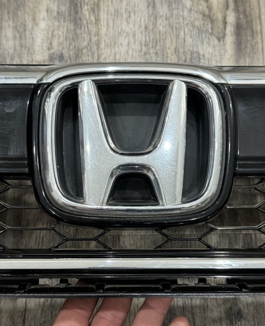 2018-2020 Honda Fit Front Bumper Grille Grill Chrome  OEM Genuine