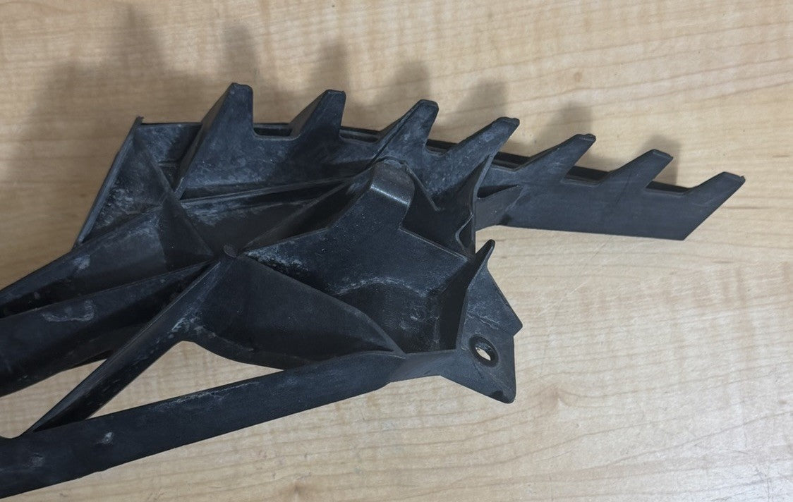 11-16 Town & Country ,Grand Caravan Front Fender Bracket Support Passenger Side