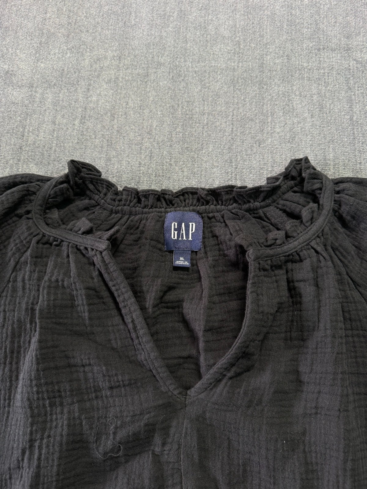 Gap Blouse Top Women's XL Black Short Sleeve V-Neck Dark Wash Casual Wear Preppy
